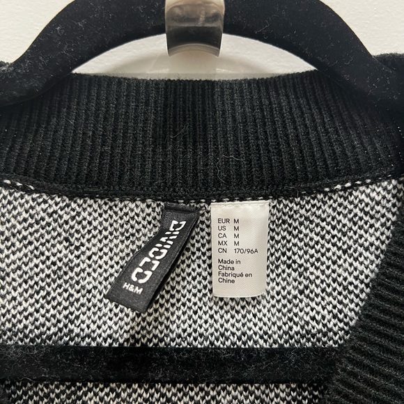 black and white sweater vest - Picture 2 of 3